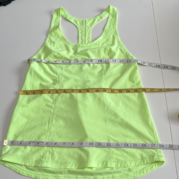 Women’s Lululemon Lightweight Tank Lime Green Size 4 EUC - Picture 8 of 10